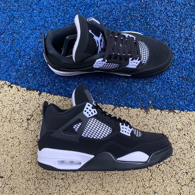 Air Jordan 4 