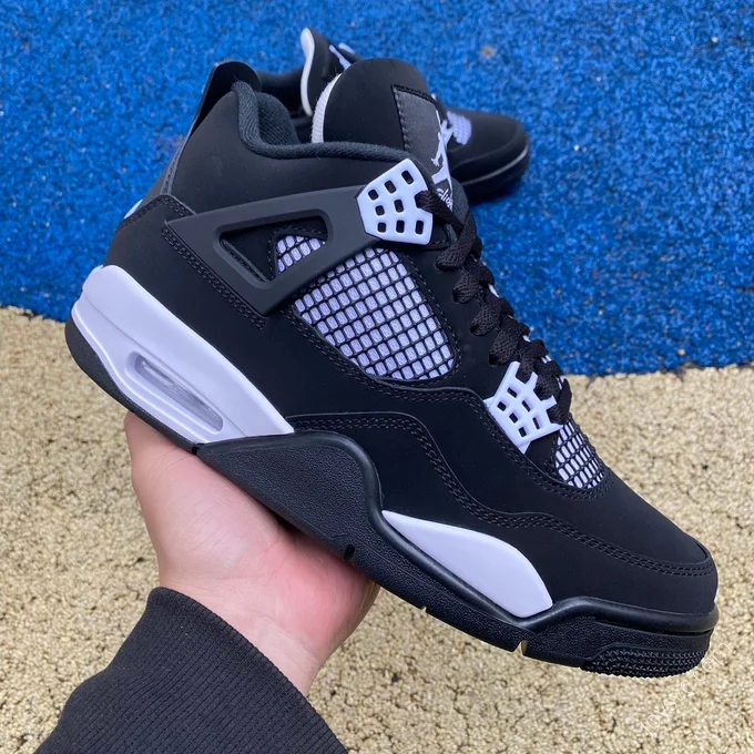 Air Jordan 4 