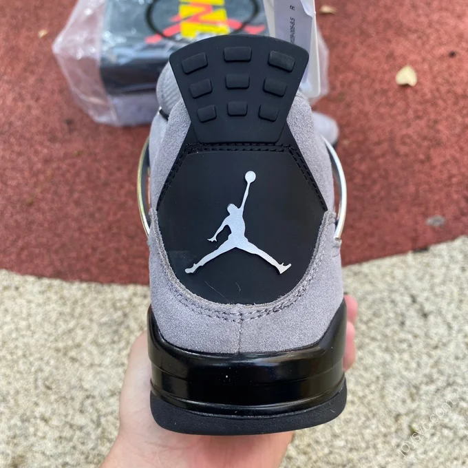 Air Jordan 4 