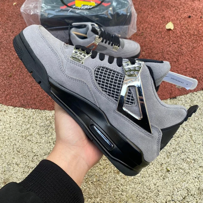 Air Jordan 4 