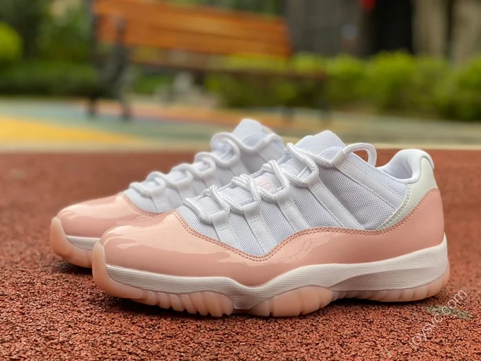 Air Jordan 11 Low WMNS 