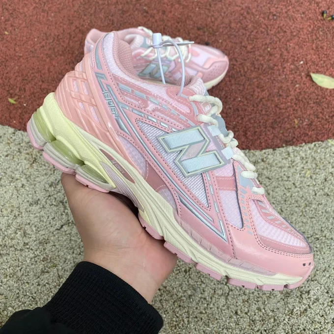 New Balance 1906R Pink M1906NLN