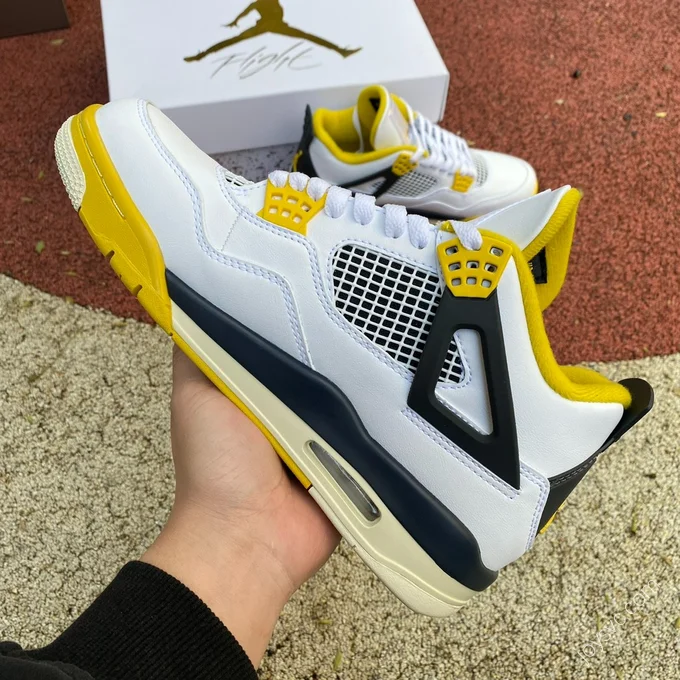 Air Jordan 4 