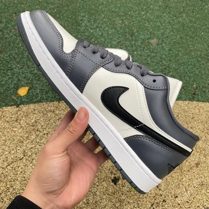 Air Jordan 1 Low Dark Grey Low-Top Sneaker DC0774-102