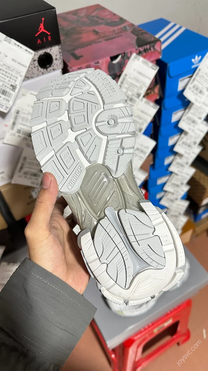 Balenciaga Runner 7.0 Silver White