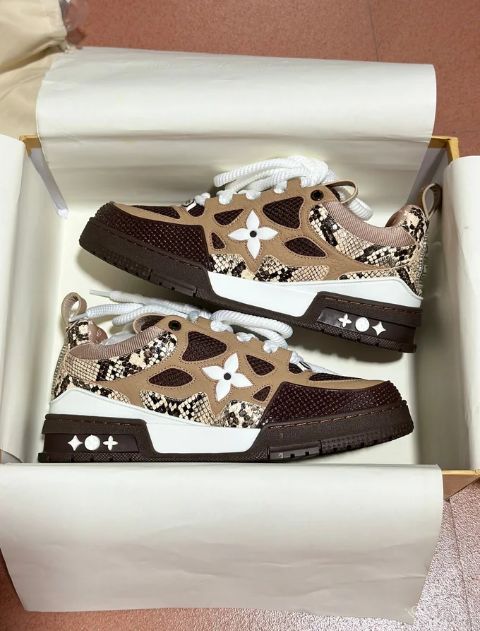 LOUIS VUITTON Skate Brown