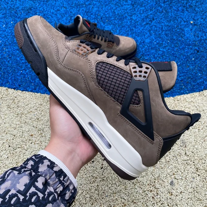 Travis Scott x Air Jordan 4 