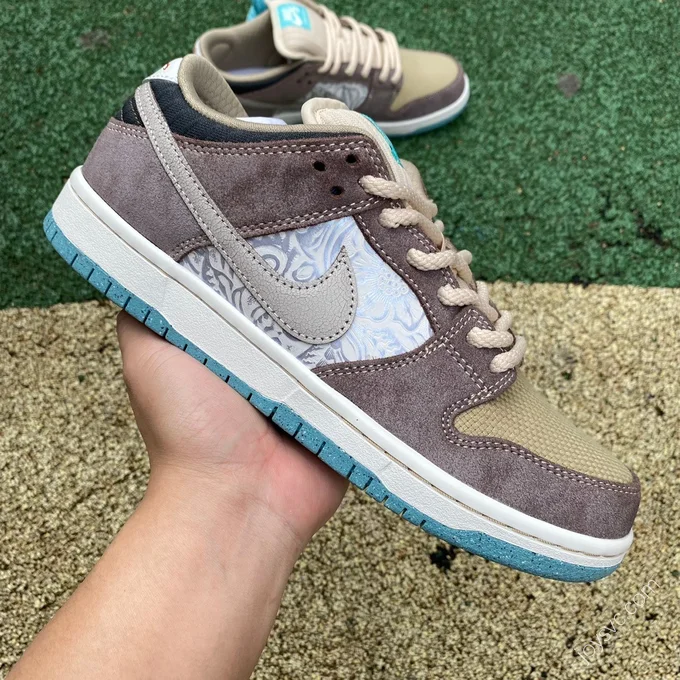 Nike SB Dunk Low 