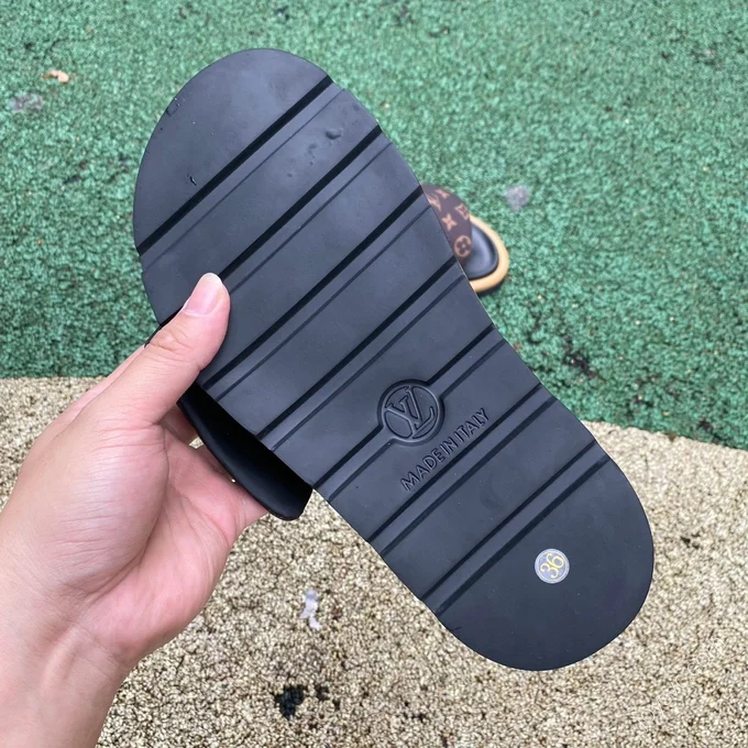 LOUIS VUITTON Slides Black Brown