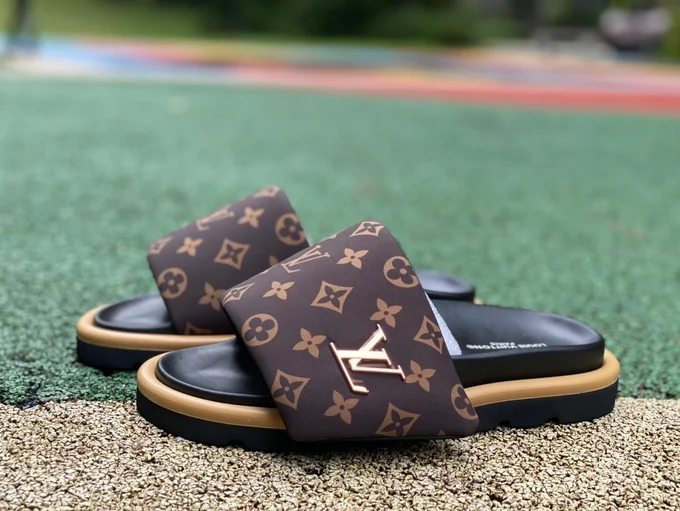 LOUIS VUITTON Slides Black Brown