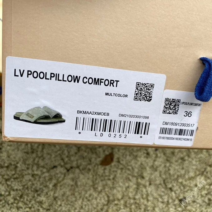 LOUIS VUITTON Slides Blue Green