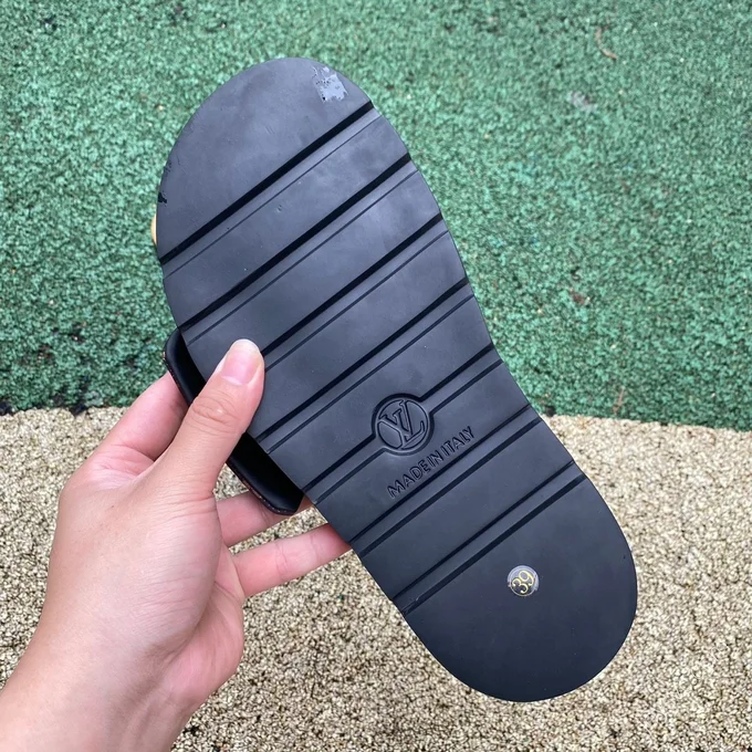 LOUIS VUITTON Slides Black Brown