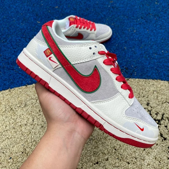 Nike Dunk Low 