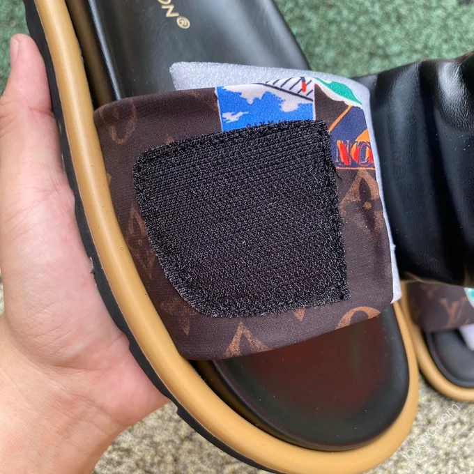 LOUIS VUITTON Pool Pillow Comfort Slides Brown