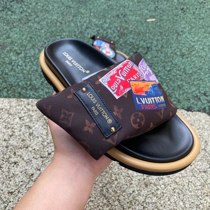 LOUIS VUITTON Pool Pillow Comfort Slides Brown