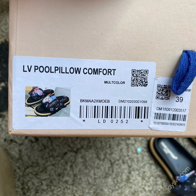 LOUIS VUITTON Pool Pillow Comfort Slides Black