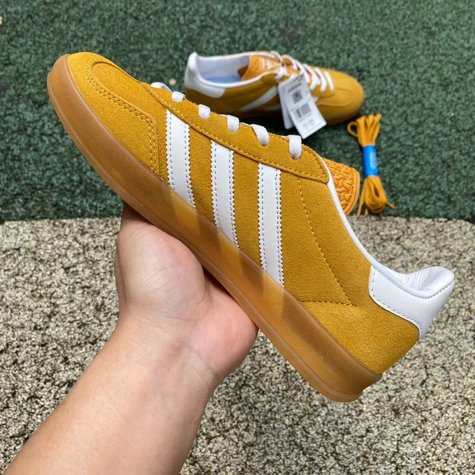 Adidas Samba Yellow HQ8716