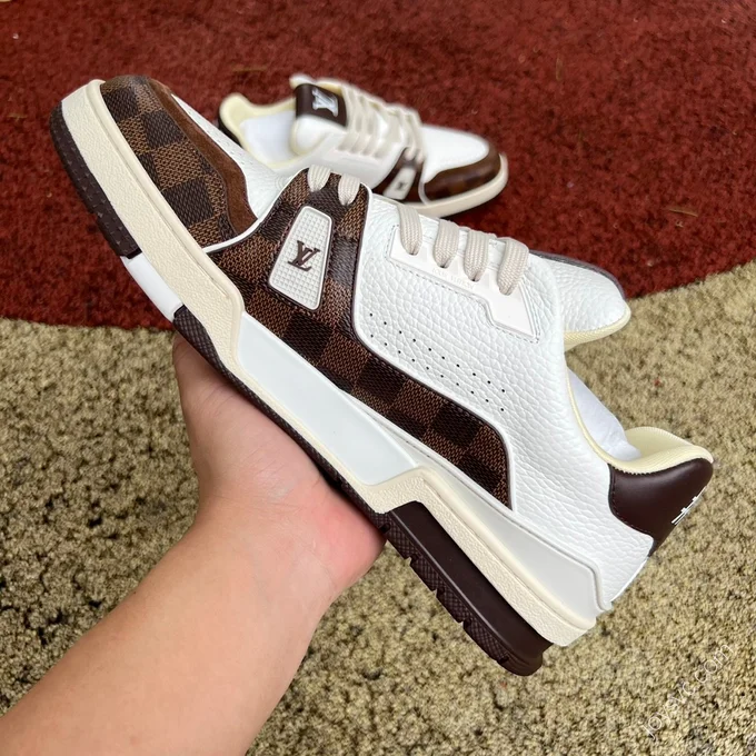 LOUIS VUITTON Trainer White Brown