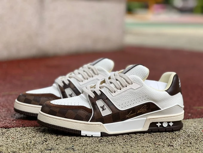 LOUIS VUITTON Trainer White Brown