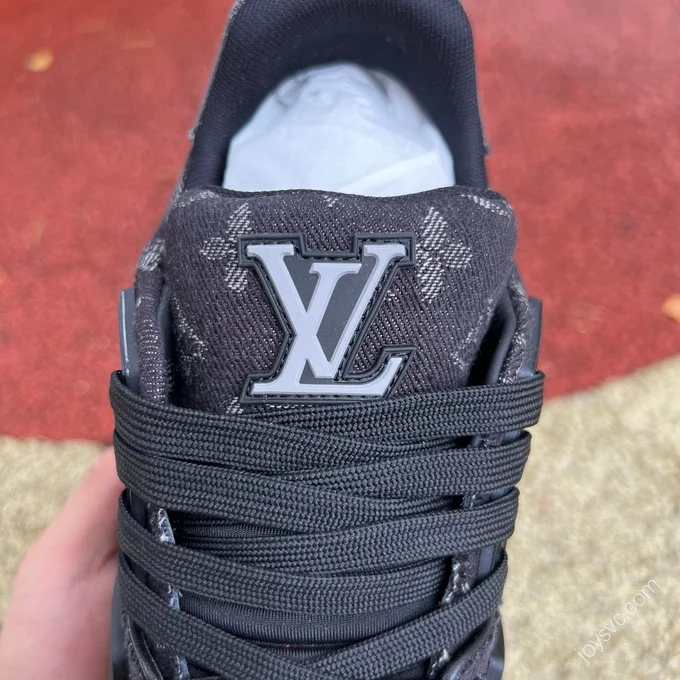 LOUIS VUITTON Trainer Black Grey