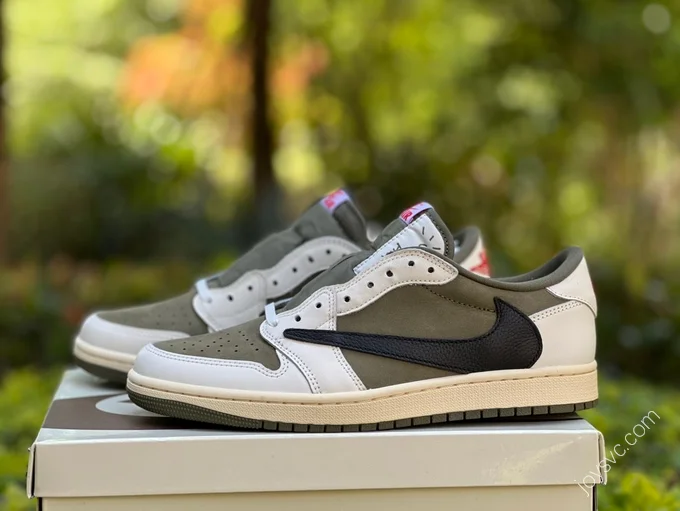 Travis Scott x Air Jordan 1 Low Black White Green Reverse T1 DM7866-