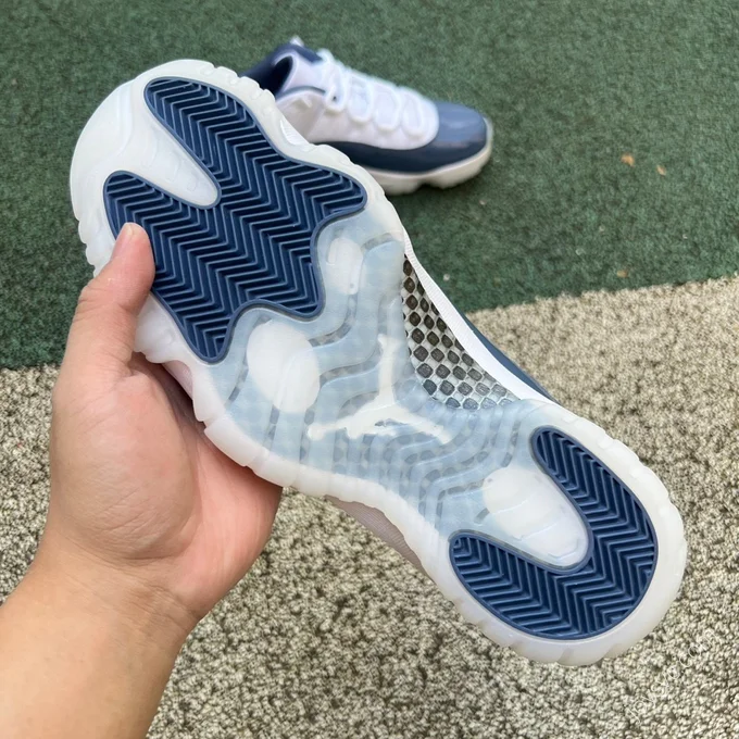 Air Jordan 11 Low 