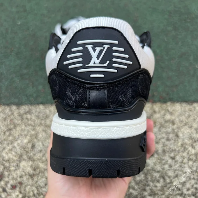 LOUIS VUITTON Trainer Maxi Black Denim