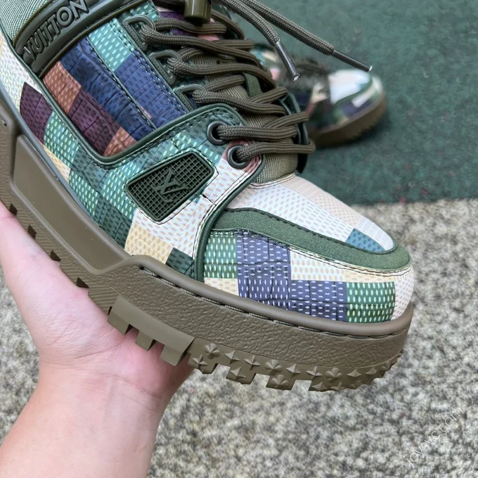 LOUIS VUITTON Trainer Maxi Green