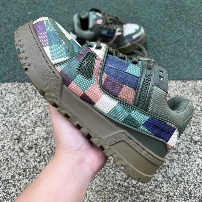 LOUIS VUITTON Trainer Maxi Green