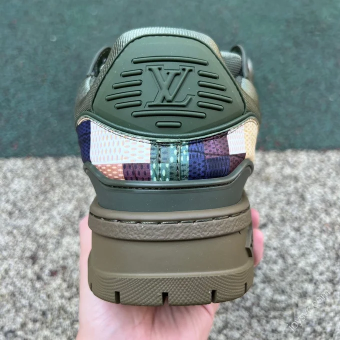 LOUIS VUITTON Trainer Maxi Green