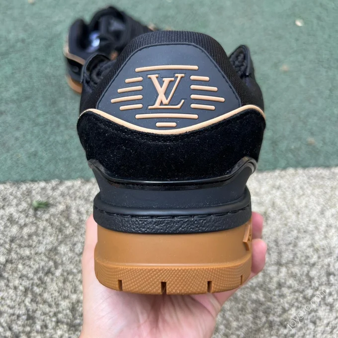 LOUIS VUITTON Trainer Maxi Black