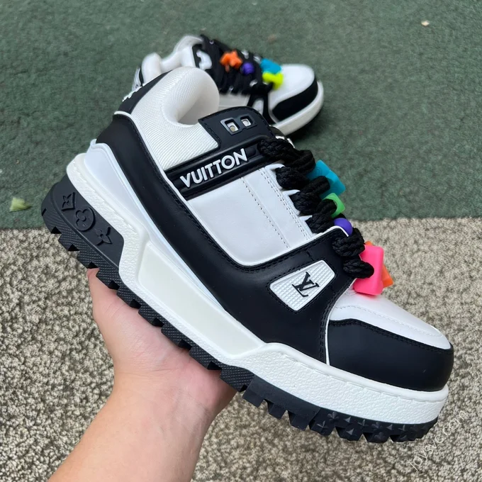 LOUIS VUITTON Trainer Maxi Black White