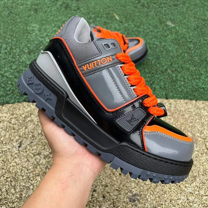 LOUIS VUITTON Trainer Maxi Grey Orange