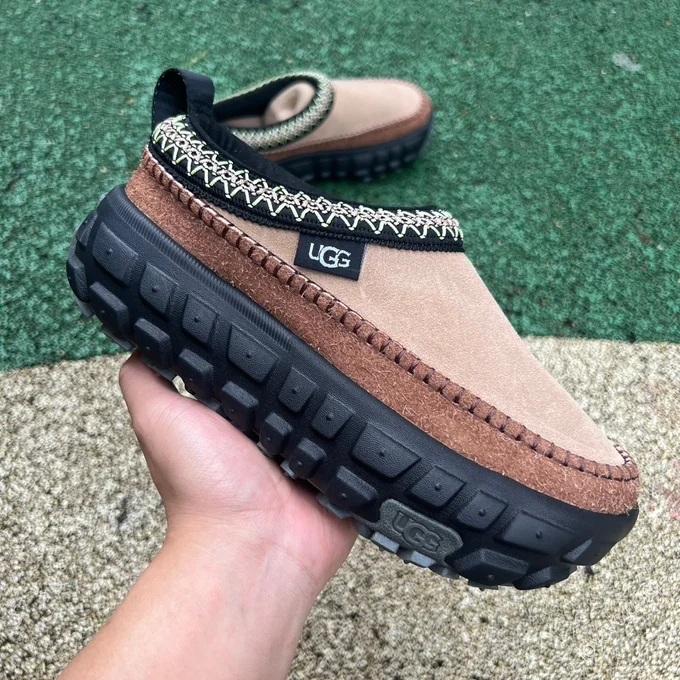 UGG Black Brown Slides