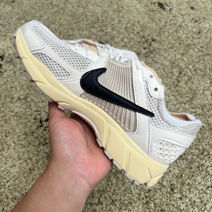 Nike Zoom Vomero 5 Beige FD0533-010