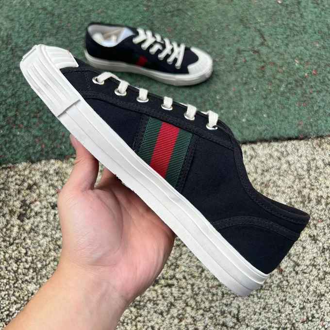 Gucci Canvas Shoes Red Black