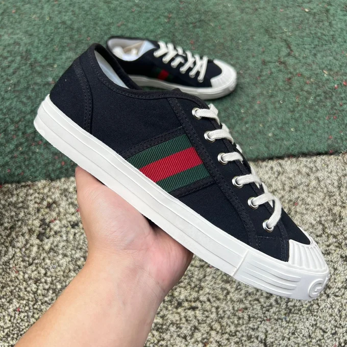 Gucci Canvas Shoes Red Black