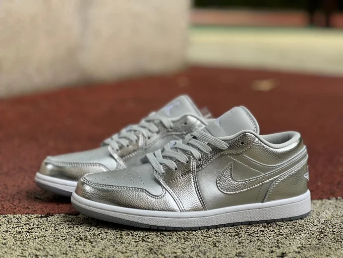 Air Jordan 1 Low Liquid Silver Low-Top Sneaker FN5030-001