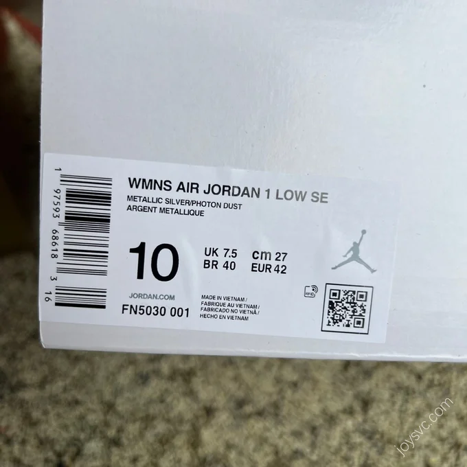 Air Jordan 1 Low Liquid Silver Low-Top Sneaker FN5030-001