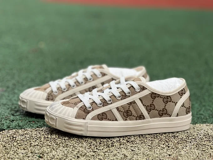 GUCCI Canvas Shoes Beige Brown