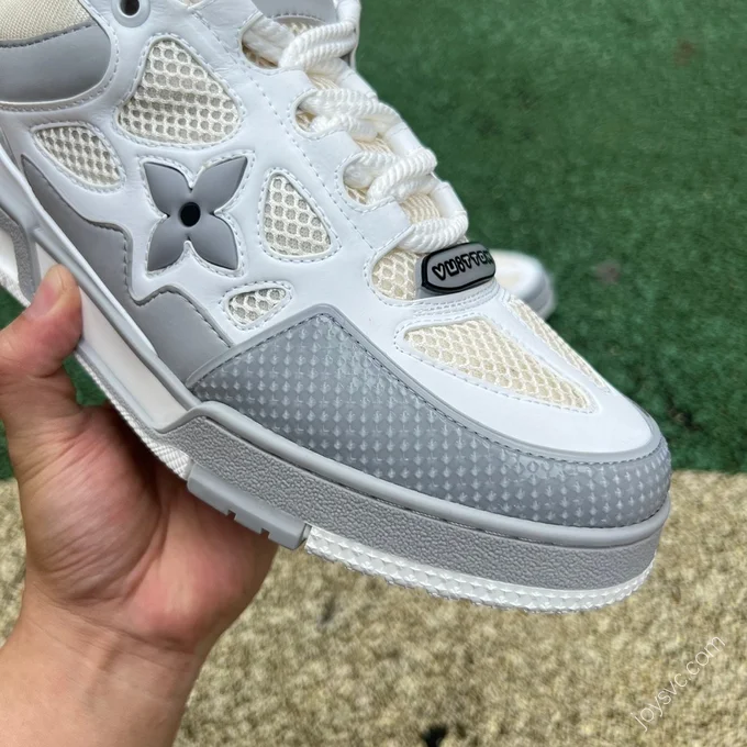 LOUIS VUITTON Skate White Grey