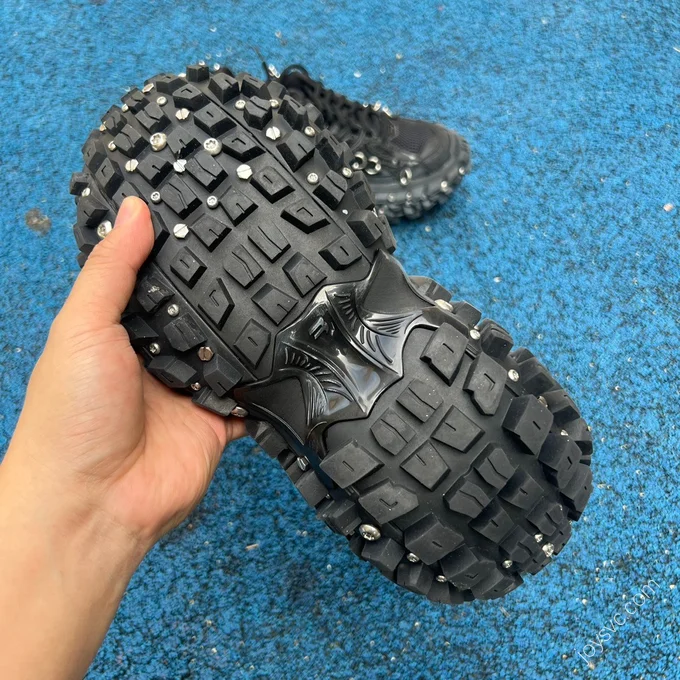 Balenciaga Defender Silver Black