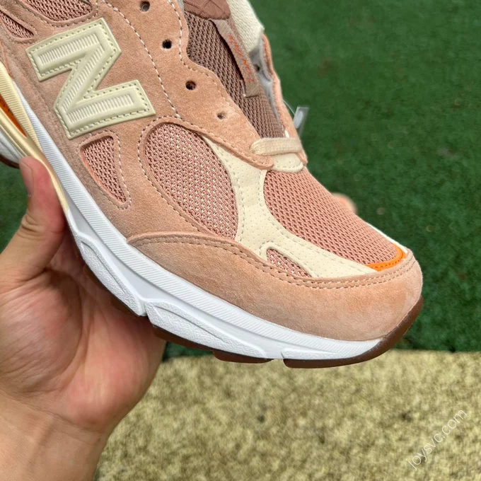 New Balance 990v3 Beige Pink M990SZ3