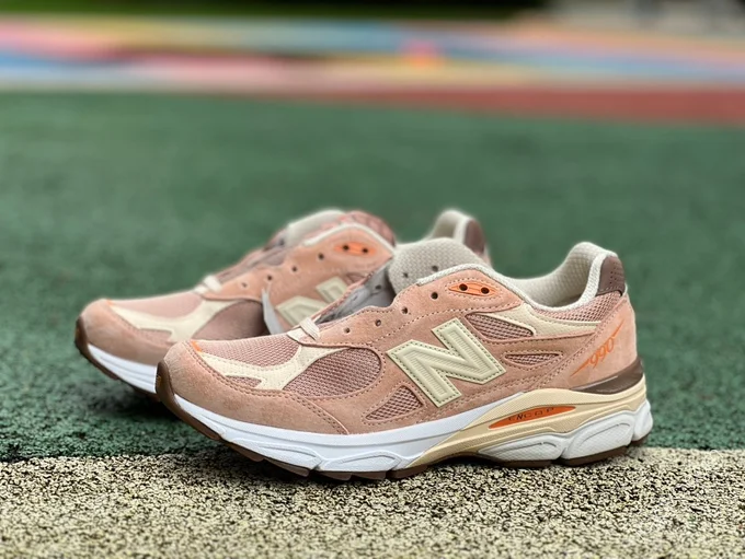 New Balance 990v3 Beige Pink M990SZ3