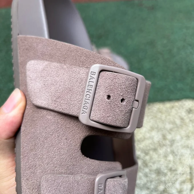 Balenciaga Slides Brown