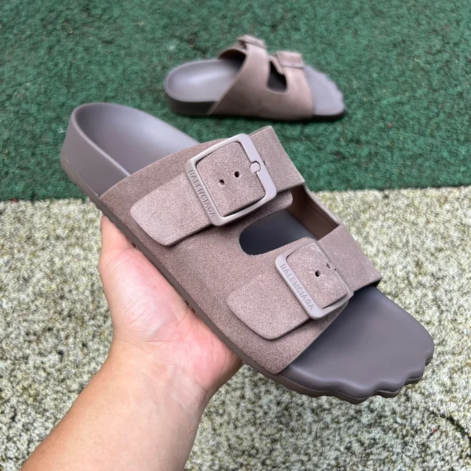 Balenciaga Slides Brown