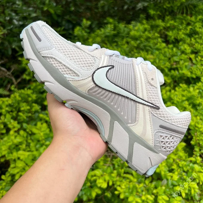 Nike Zoom Vomero 5 Beige fz3653-104