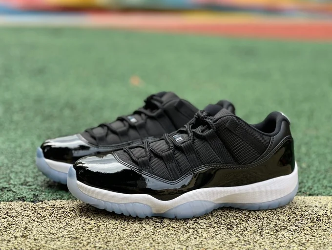 Air Jordan 11 Low 