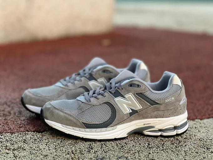 New Balance 2002R Grey M2002RST