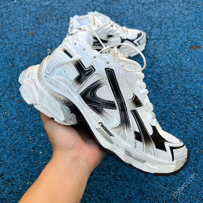 Balenciaga Runner 7.5 Black White